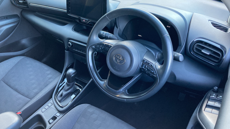 Toyota Yaris 1.5 Hybrid Design 5dr CVT Hybrid Hatchback